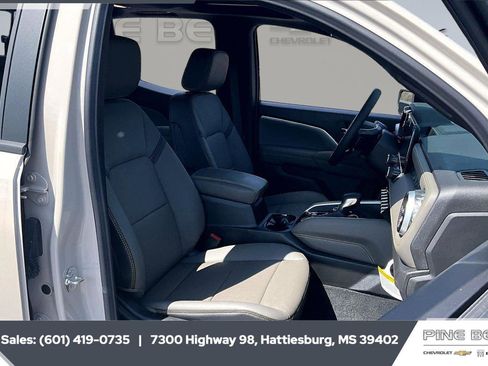 New 2026 Chevrolet Colorado ZR2 w/ Off-Road Front Bumper Package AWD/4WD image 7