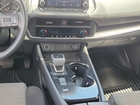 Used 2023 Nissan Rogue SV FWD image 21