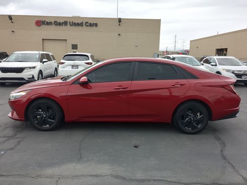 Used 2023 Hyundai Elantra SEL image 9