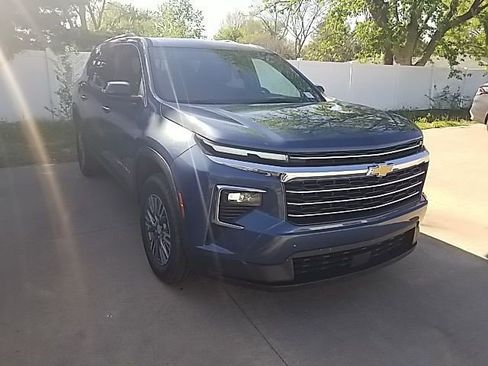 Certified 2025 Chevrolet Traverse LT image 8