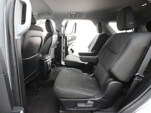 Used 2020 Ford Explorer XLT w/ Comfort Package AWD/4WD image 24
