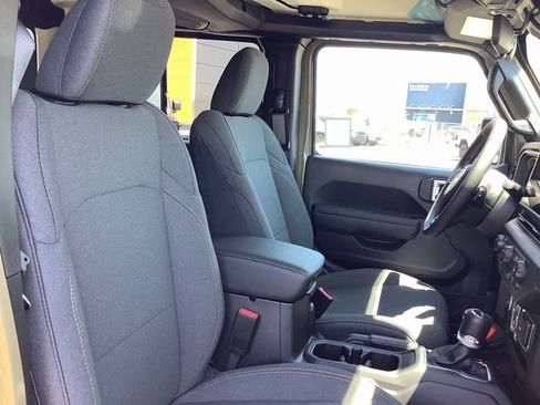 New 2025 Jeep Gladiator Sport image 36