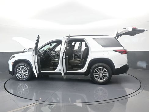 Used 2023 Chevrolet Traverse LT image 77