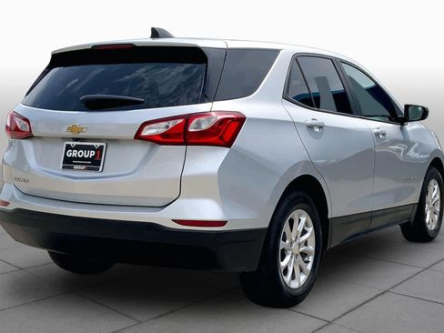Used 2021 Chevrolet Equinox LS w/ LS Convenience Package FWD image 12