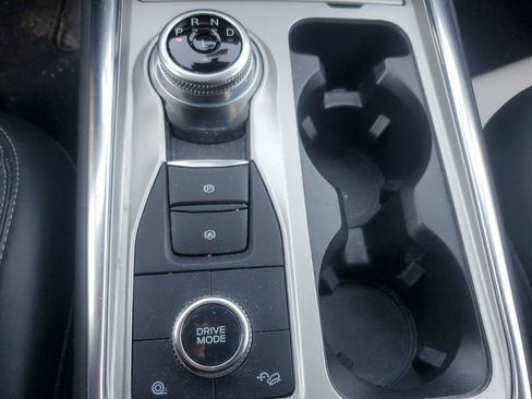 Used 2022 Ford Explorer XLT w/ Equipment Group 202A AWD/4WD image 27