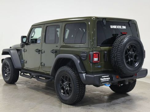 Used 2024 Jeep Wrangler Unlimited AWD/4WD image 11