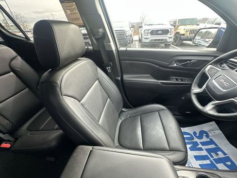 Used 2023 GMC Acadia SLT image 15