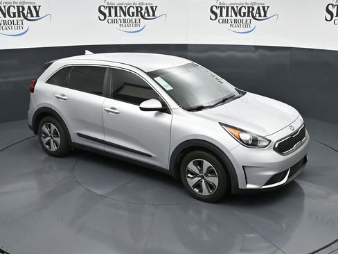 Used 2018 Kia Niro FE image 9