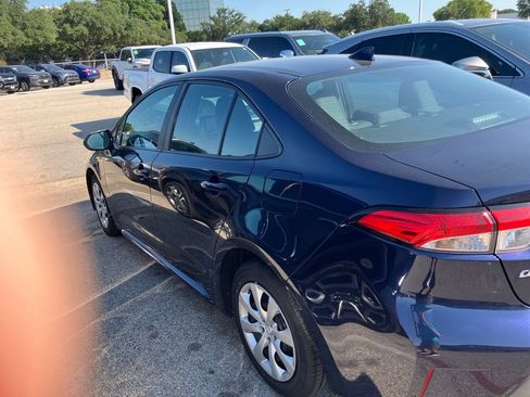 Used 2024 Toyota Corolla LE FWD image 6