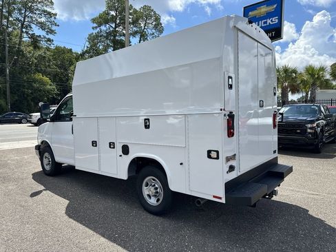 New 2025 Chevrolet Express 3500 w/ Power Convenience Package RWD image 14