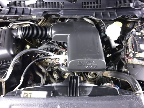 Used 2018 RAM 1500 Classic SLT AWD/4WD image 42