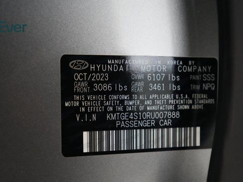 Used 2024 Genesis G80 image 25