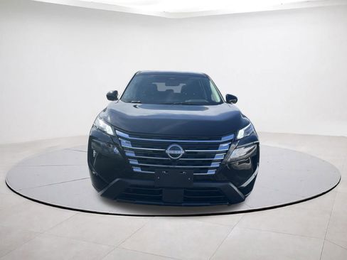 Used 2026 Nissan Rogue SV image 2