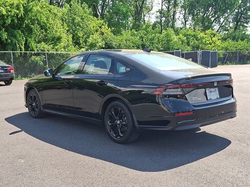 Used 2025 Honda Accord SE image 4