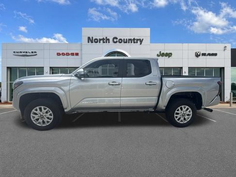 Used 2024 Toyota Tacoma SR5 w/ SR5 Upgrade Package AWD/4WD image 6