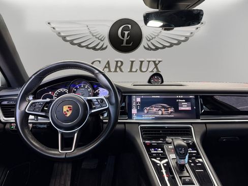 Used 2020 Porsche Panamera image 10