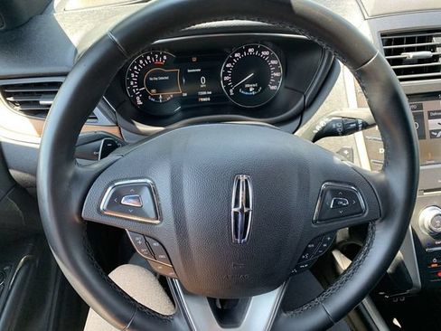 Used 2018 Lincoln MKC Select w/ Select Plus Package FWD image 19