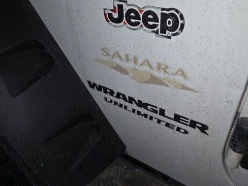 Used 2014 Jeep Wrangler Unlimited Sahara image 19