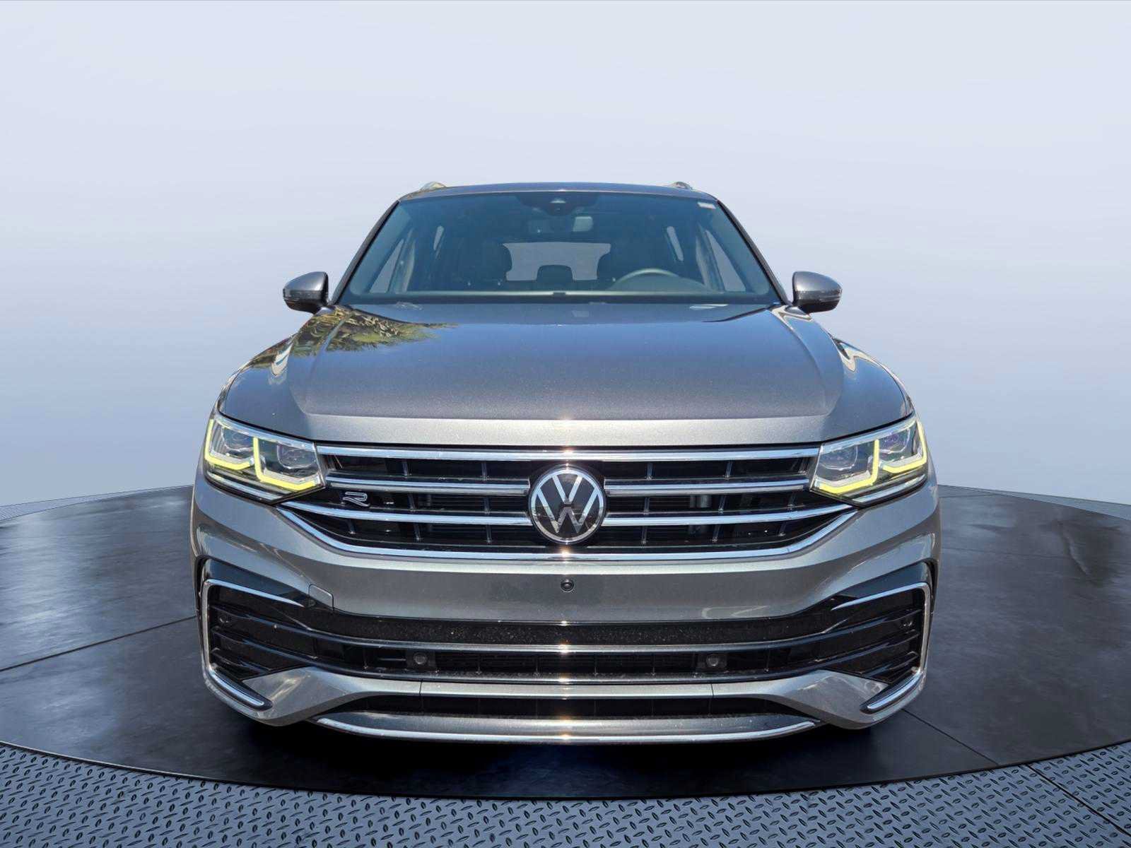 Used 2022 Volkswagen Tiguan SEL R-Line AWD/4WD image 8