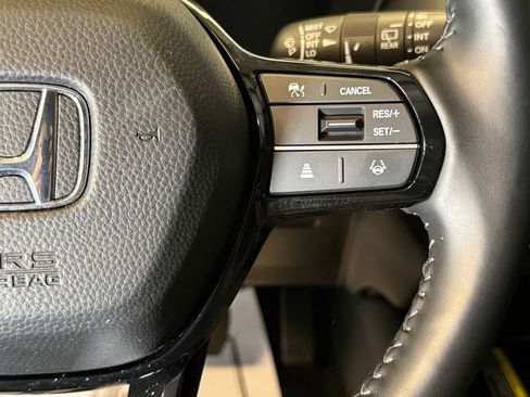 Used 2025 Honda HR-V EX-L image 12