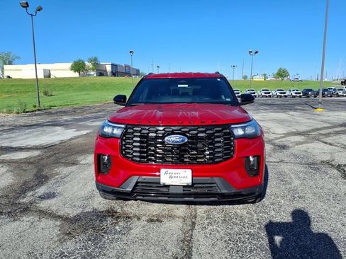 Used 2025 Ford Explorer ST-Line w/ ST-Line Street Pack AWD/4WD image 43