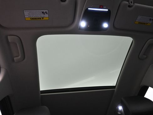 Used 2025 Kia Sorento SX image 27