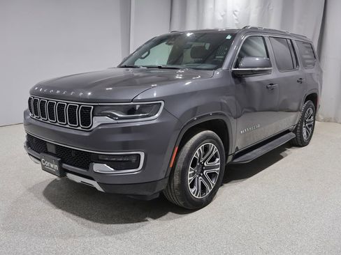 Used 2022 Jeep Wagoneer Series III AWD/4WD image 5