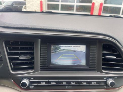 Used 2020 Hyundai Elantra SE w/ Cargo Package (C1) image 23