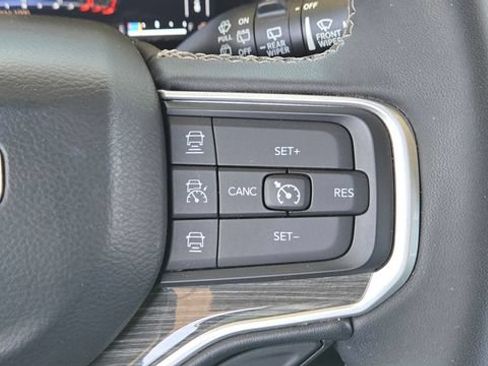 Used 2022 Jeep Wagoneer Series III RWD image 19