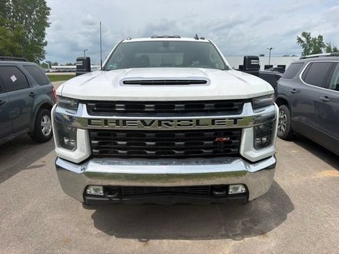 Used 2022 Chevrolet Silverado 2500 LT w/ Convenience Package AWD/4WD image 2