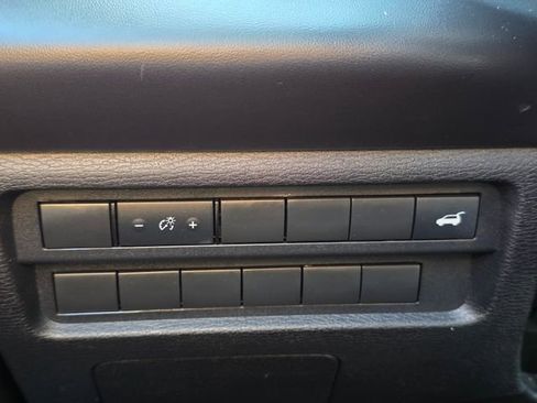 Used 2024 Mitsubishi Outlander SE image 36