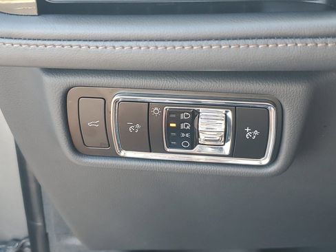 Used 2025 Lincoln Aviator Reserve w/ Equipment Group 201A AWD/4WD image 31