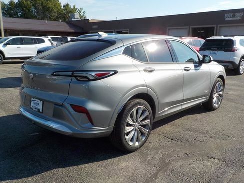 New 2025 Buick Envista Avenir image 3