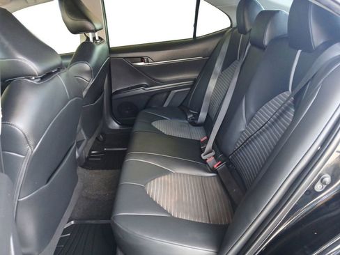 Used 2020 Toyota Camry SE FWD image 13