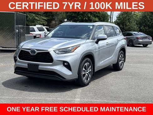 Used 2022 Toyota Highlander XLE AWD/4WD image 5
