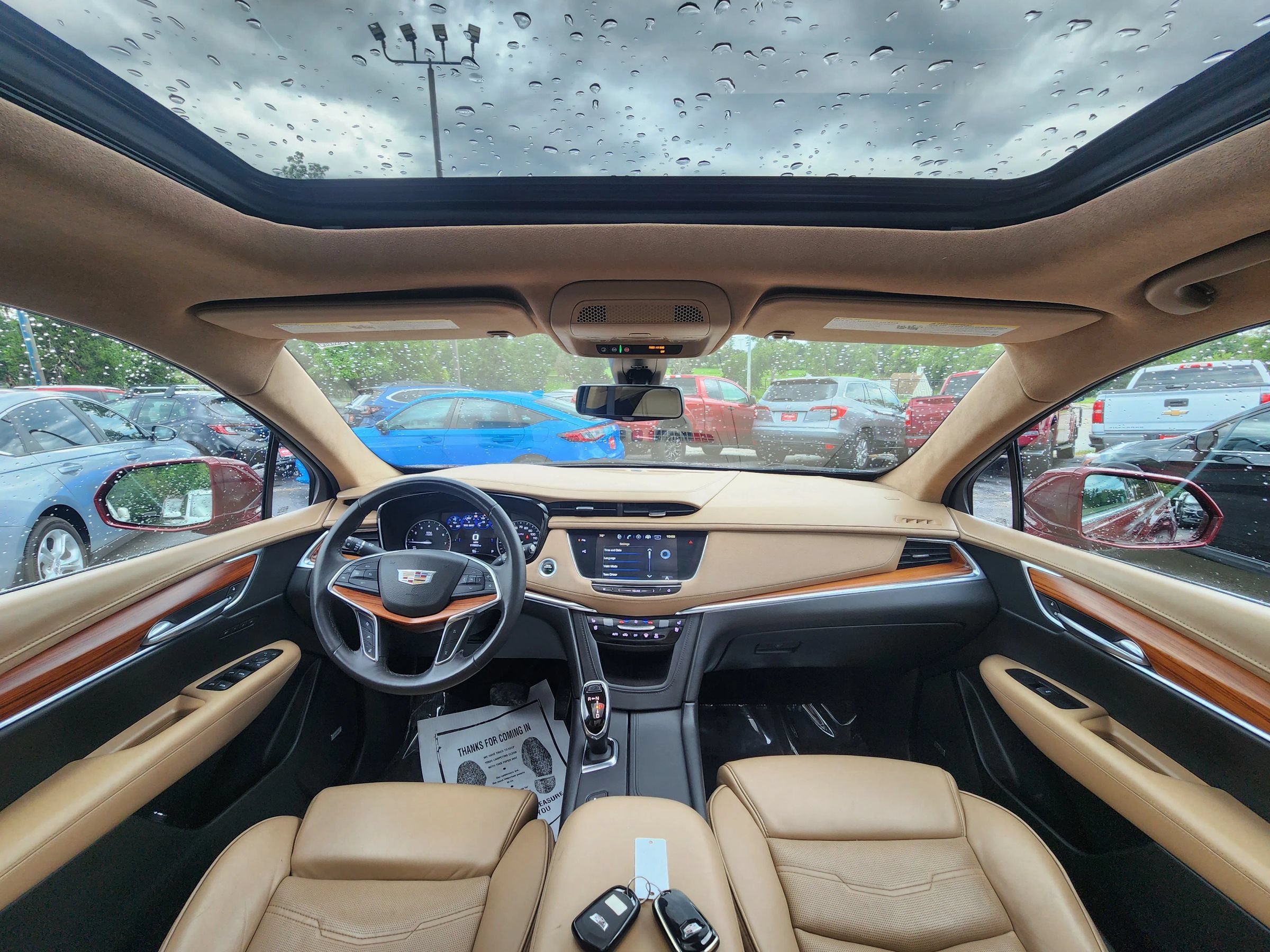 Used 2017 Cadillac XT5 Platinum w/ Driver Assist Package AWD/4WD image 9