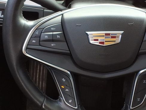 Used 2019 Cadillac XT5 Premium Luxury FWD image 10