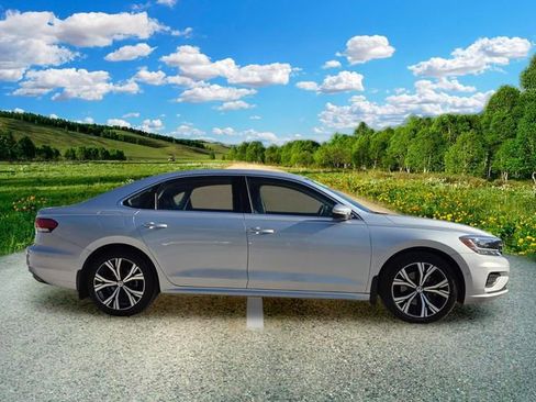 Used 2020 Volkswagen Passat 2.0T SEL FWD image 7