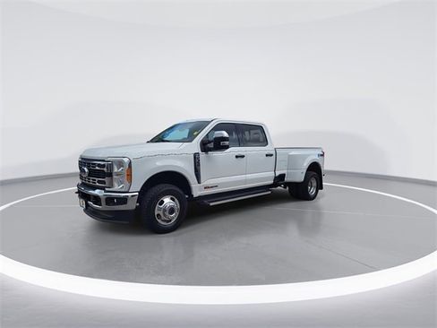 Used 2023 Ford F350 XLT image 4
