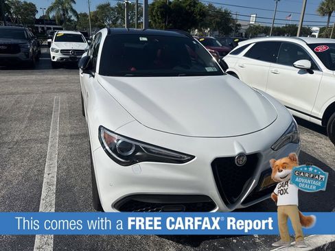 Used 2022 Alfa Romeo Stelvio Veloce AWD/4WD image 3