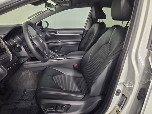 Used 2024 Toyota Camry SE FWD image 9