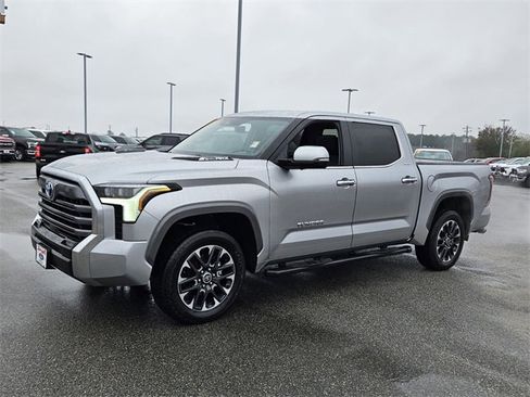 Used 2024 Toyota Tundra Limited image 3