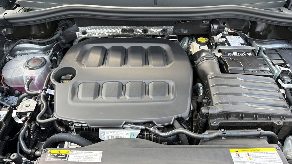 New 2026 Volkswagen Tiguan SE R-Line FWD image 34