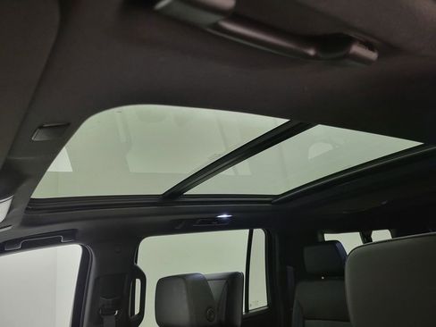 Used 2024 Chevrolet Suburban Z71 w/ Luxury Package AWD/4WD image 22