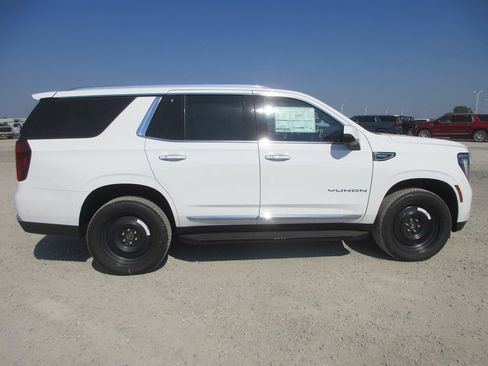New 2026 GMC Yukon Elevation w/ Elevation Premium Package AWD/4WD image 3