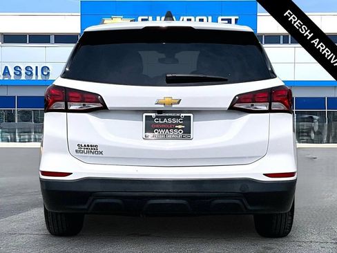 Used 2024 Chevrolet Equinox LS w/ LS Convenience Package FWD image 4