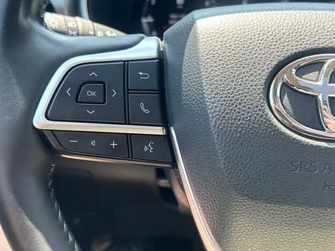 Used 2023 Toyota Highlander Platinum AWD/4WD image 21