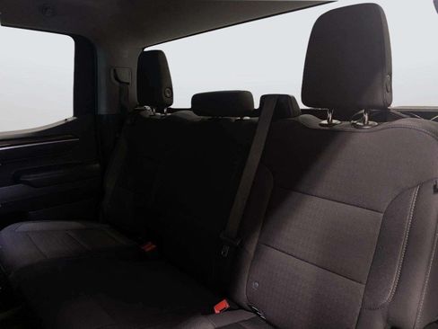 Used 2025 Chevrolet Silverado 1500 LT AWD/4WD image 32