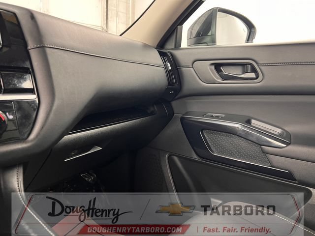 Used 2025 Nissan Pathfinder SV FWD image 45