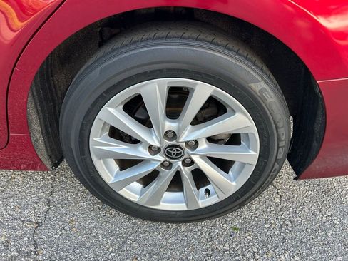 Used 2021 Toyota Camry LE image 9